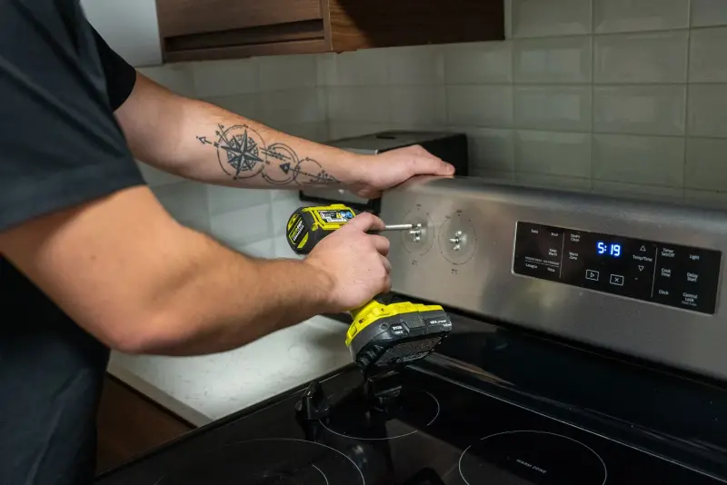 Mr. Fixer technician: stove & range repair